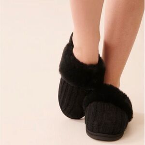 La Vie en Rose Black Fur-Lined Women's Slippers Size Large NWT